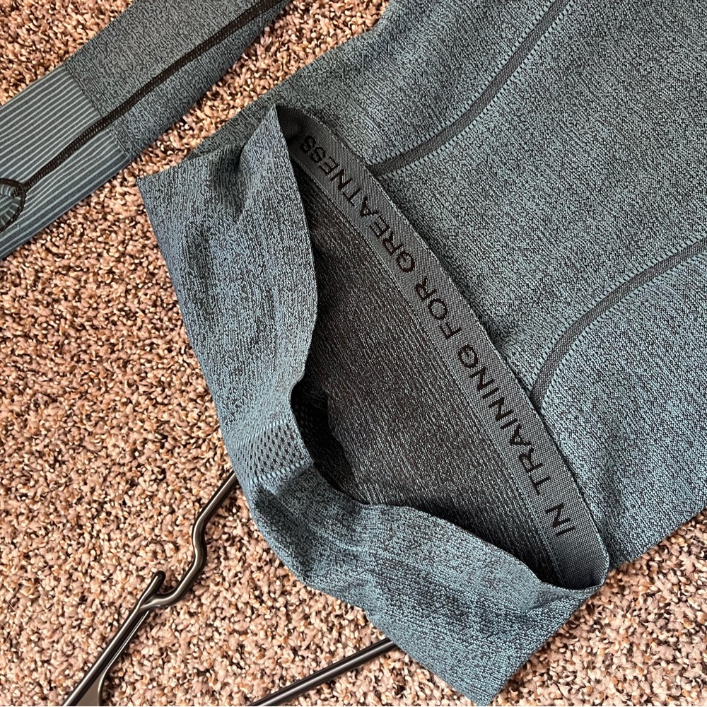 Lululemon Women’s Swiftly Tech Long Sleeve Crew - Brand New - Picture 9 of 9